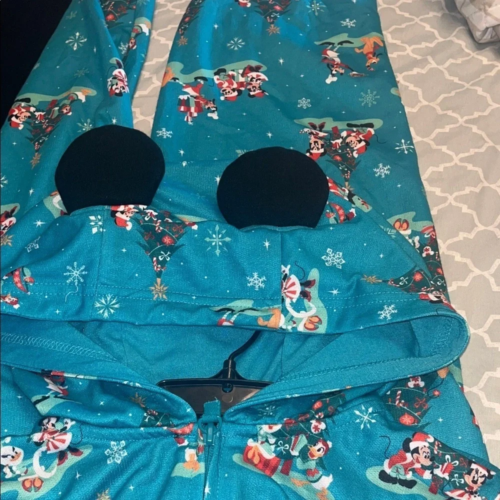 Disney Mickey Mouse and Friends Holiday Hooded Coverall One-Piece Sz 7/8 NWT